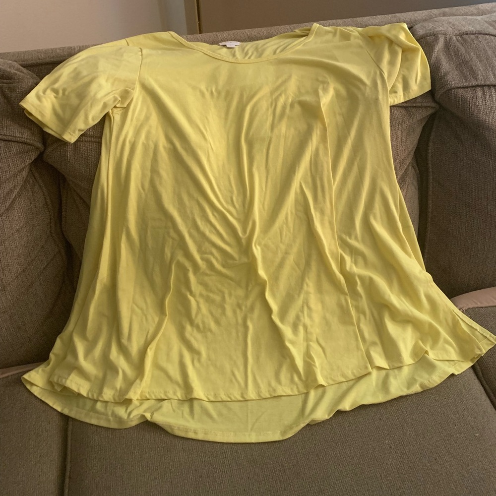 Yellow perfect T size large